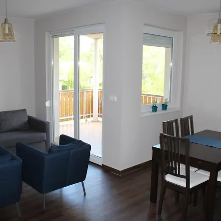 公寓 Petita Apartman *