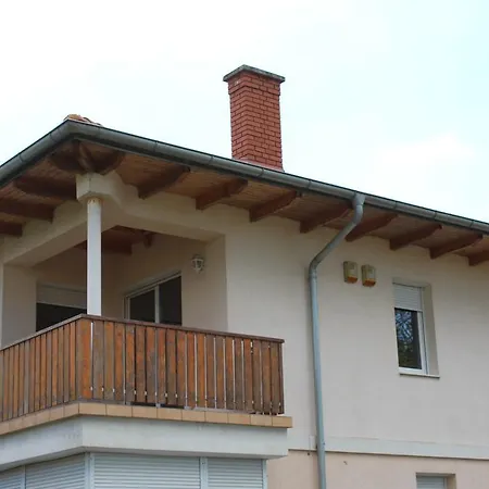 شقة Petita Apartman